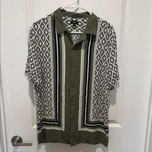 Express Geometric Patterned Button-Up Shirt